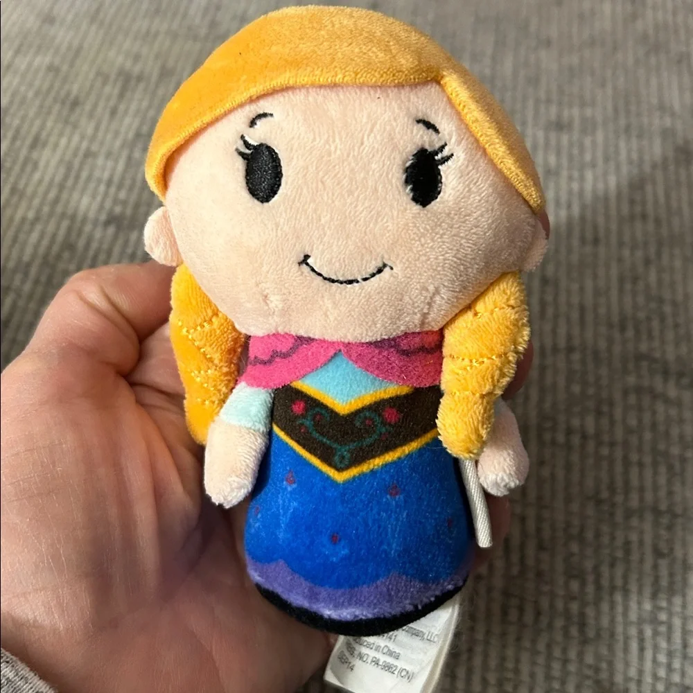 hallmark disney Itty Bittys Anna plushie dolls Frozen x2